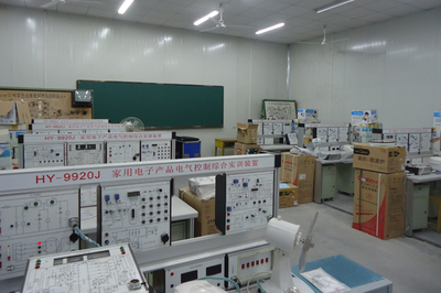 云南冶金高級技工學校電子產品相關專業解析 優勢、課程與就業前景